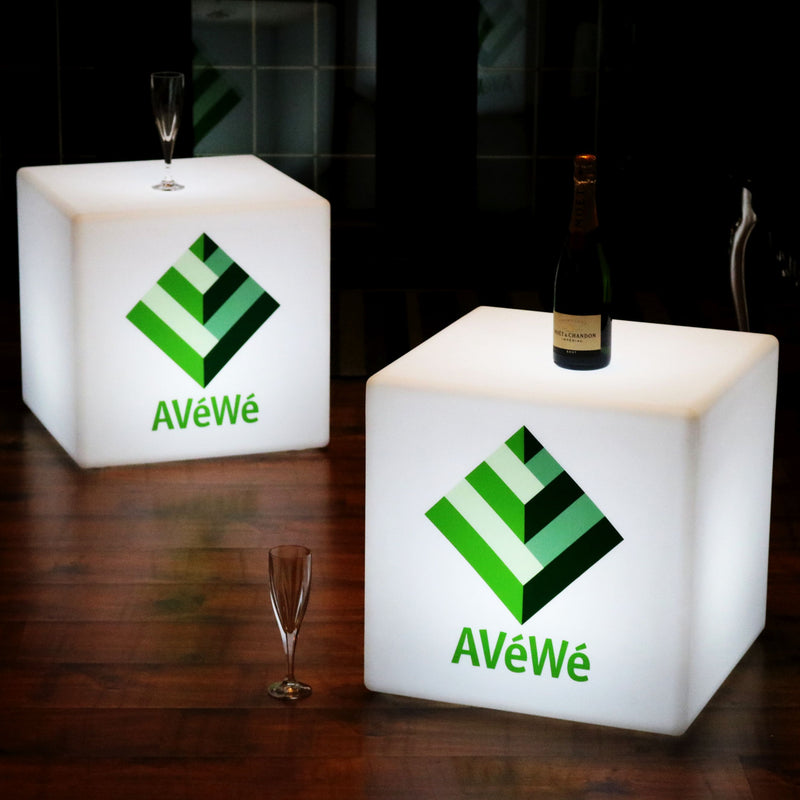 Logo lichtbak Glow Cube, Veelkleurig vierkant LED RGB draadloos verlicht blokbord, branded lightbox voor conferenties, bewegwijzering