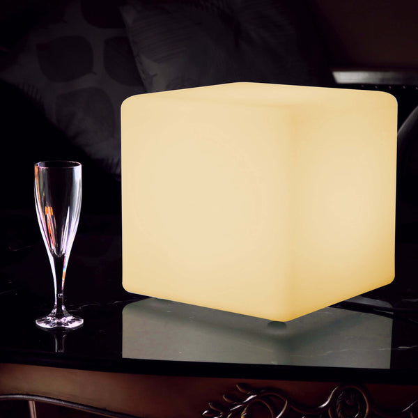 Eigentijdse tafellamp voor slaapkamer, kubus 30cm, warm witte LED E27