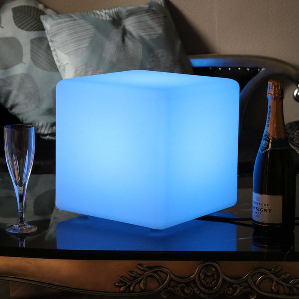 Tafellamp netstroom, LED-kubus inclusief afstandsbediening, 30 x 30 cm