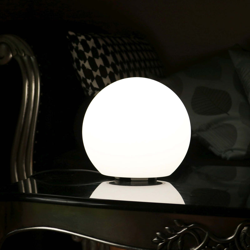 LED-bedlampje rond, 20 cm, op netstroom, wit licht